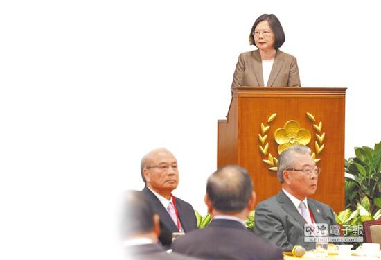 蔡英文谈话与讲稿不同调，台湾企业主批当局无担当。（图片来源：台湾《中国时报》）